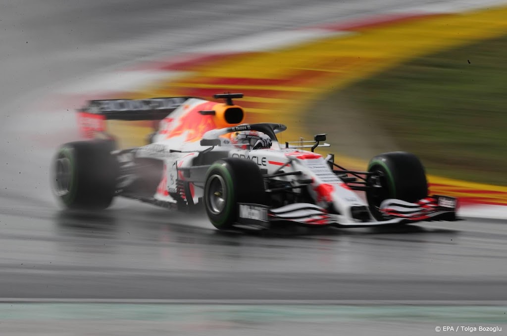 Verstappen tweede in natte derde training GP Turkije 