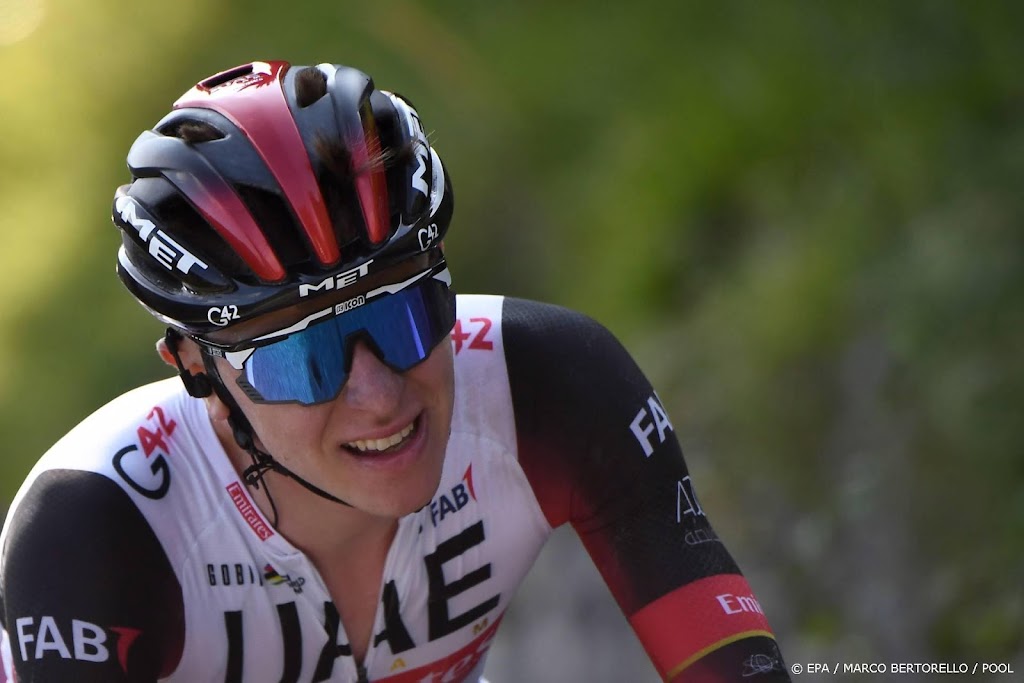 Pogacar fietst bij debuut in Ronde van Lombardije naar zege