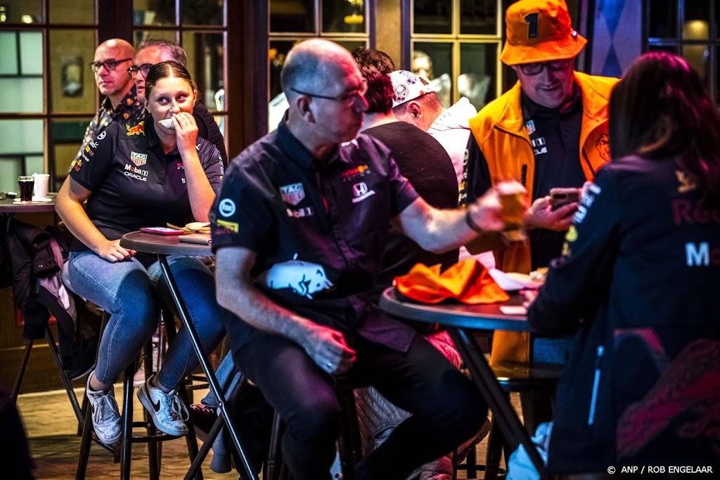 Fans volgen 'hun' Max met ei en spek in Limburgse Montfort
