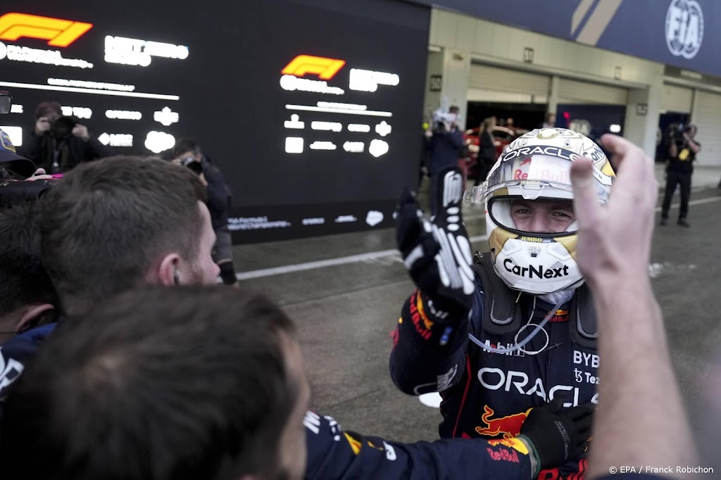 Tweede wereldtitel voelt 'heel gek' voor Verstappen