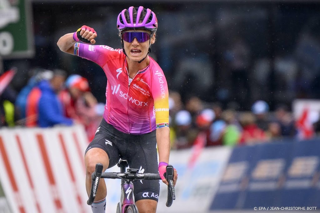 Renster Moolman-Pasio wint Ronde van Romandië, slotrit voor Lach