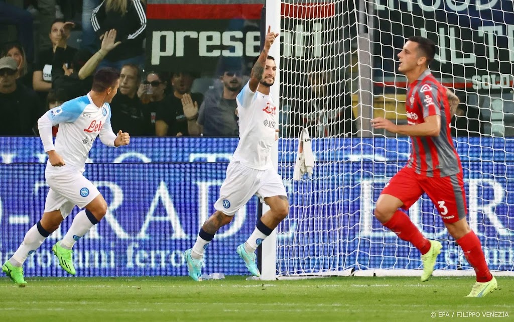 Napoli wint na treffer Dessers ruim in aanloop naar Ajax