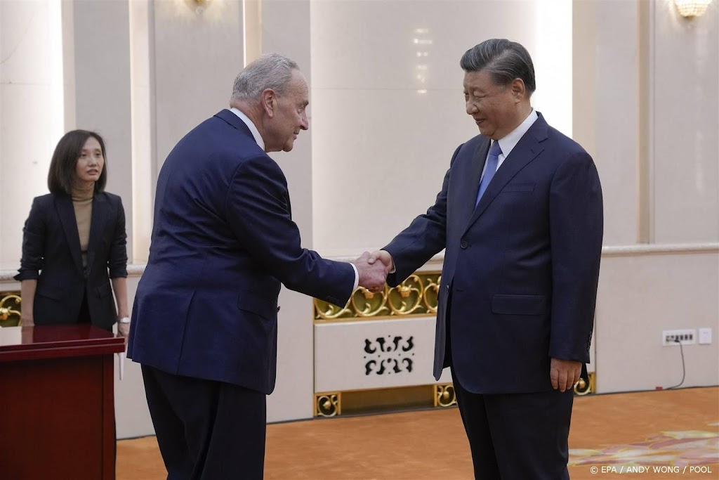 Chinese president Xi Jinping ontvangt senator Schumer uit VS