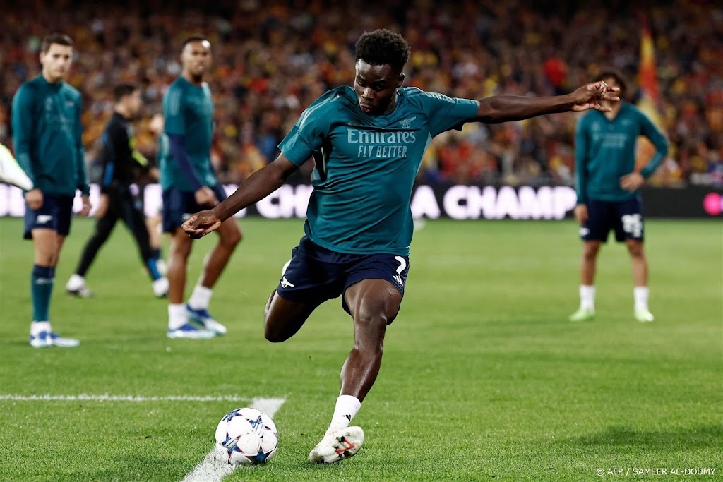 Arsenal-aanvaller Saka haakt geblesseerd af bij Engeland 