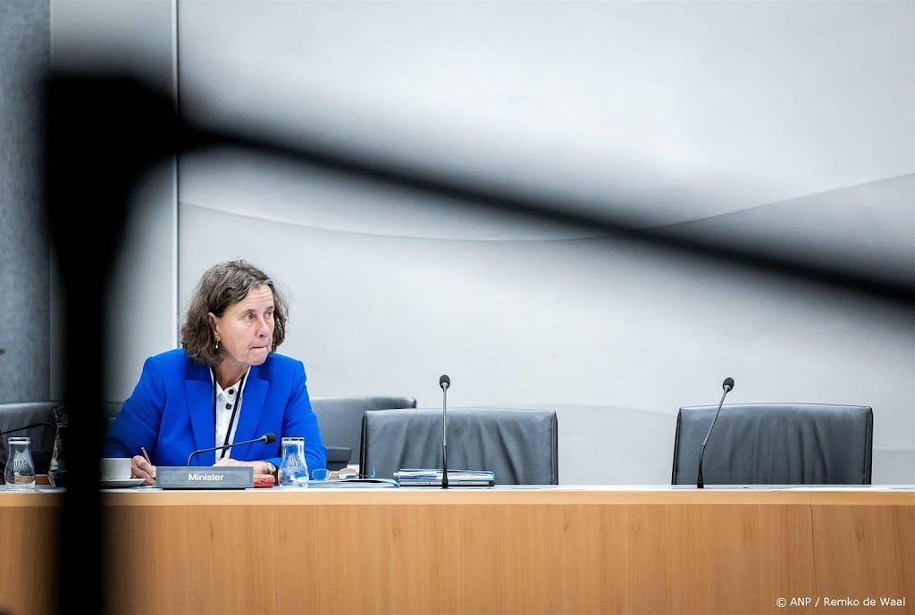 Faber zei gemeenten per abuis dat spreidingswet nog jaren geldt