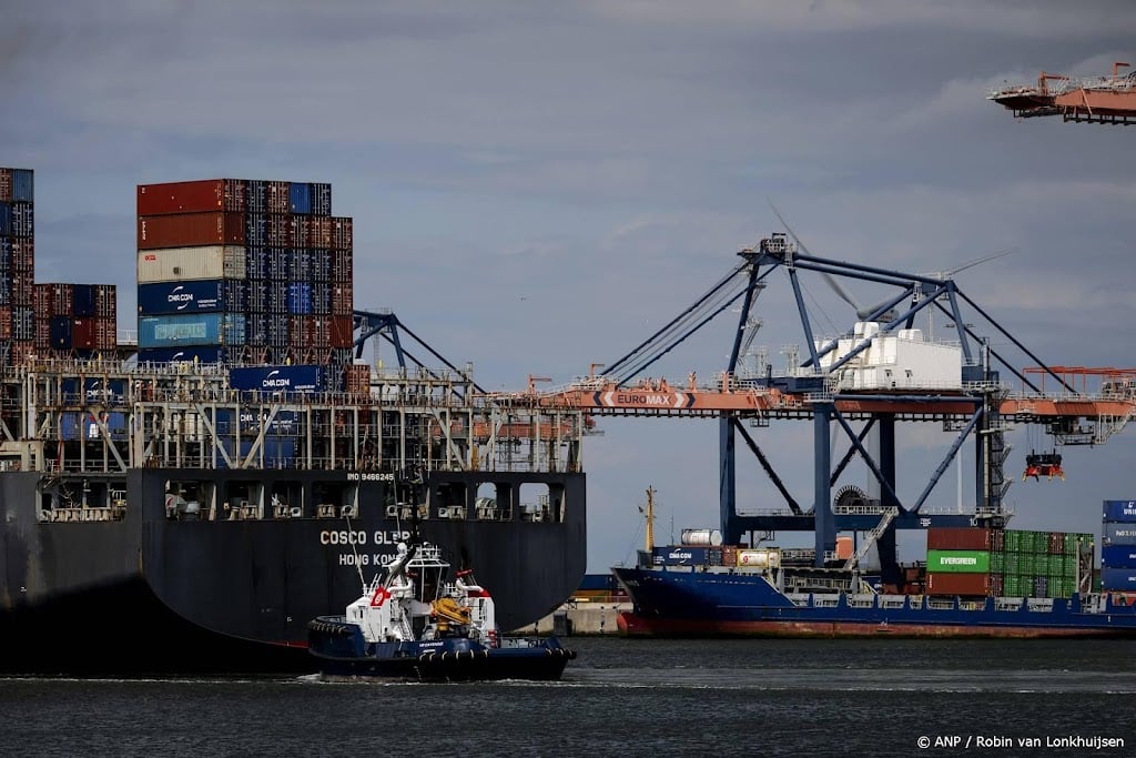 Wachtrij schepen Rotterdamse haven groeit door sjordersstaking