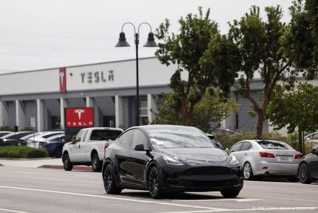 Onderzoek naar zelfrijdende Tesla's in VS na ongelukken