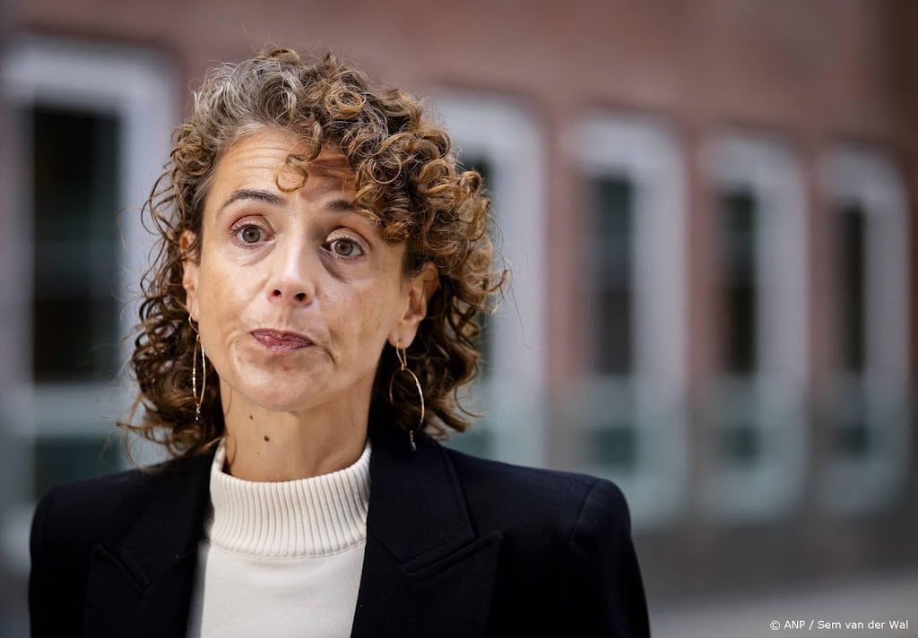 Minister Hermans maakt excuses aan Q-koortspatiënten 
