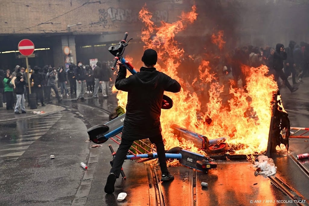 Meer dan honderd aanhoudingen bij protesten in Brussel