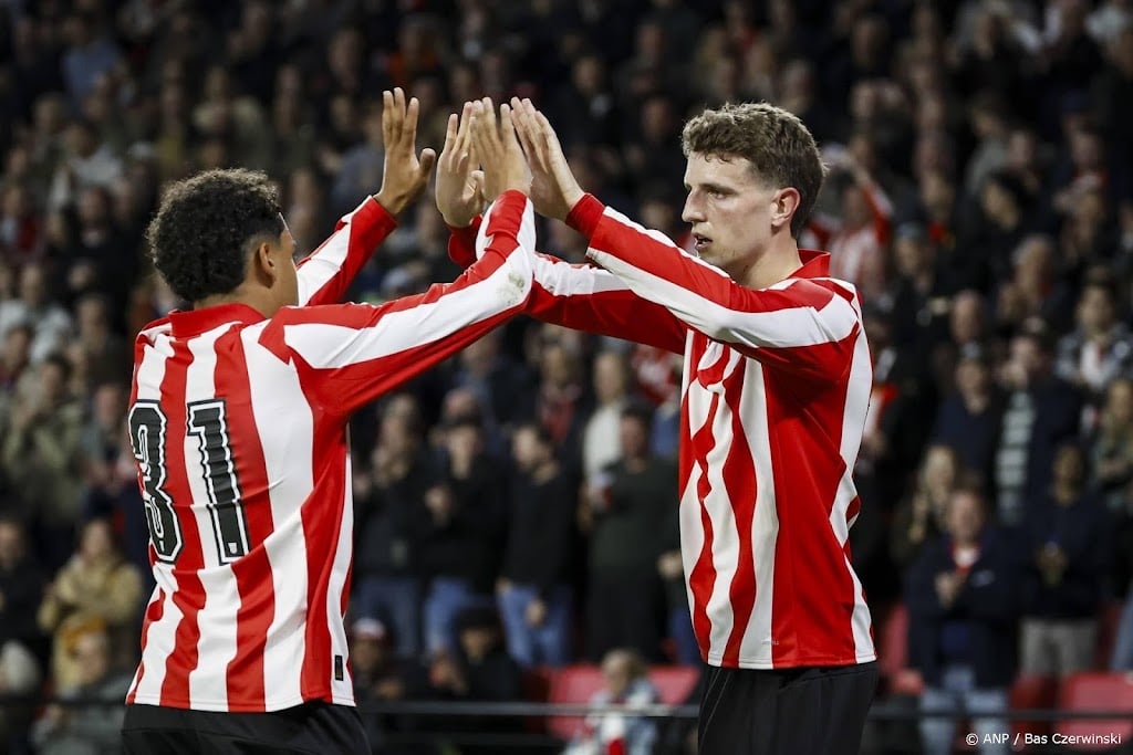 PSV vervolgt Eredivisie met zege op sc Heerenveen