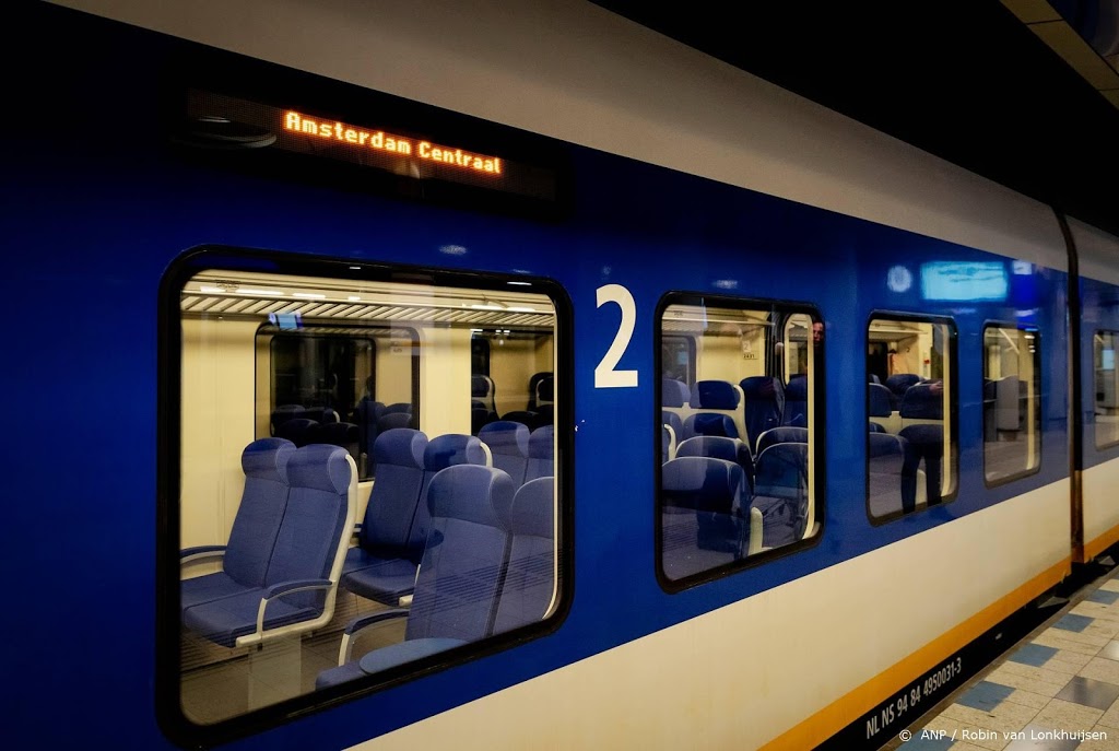 NS haalt als coronamaatregel treinen uit de dienstregeling