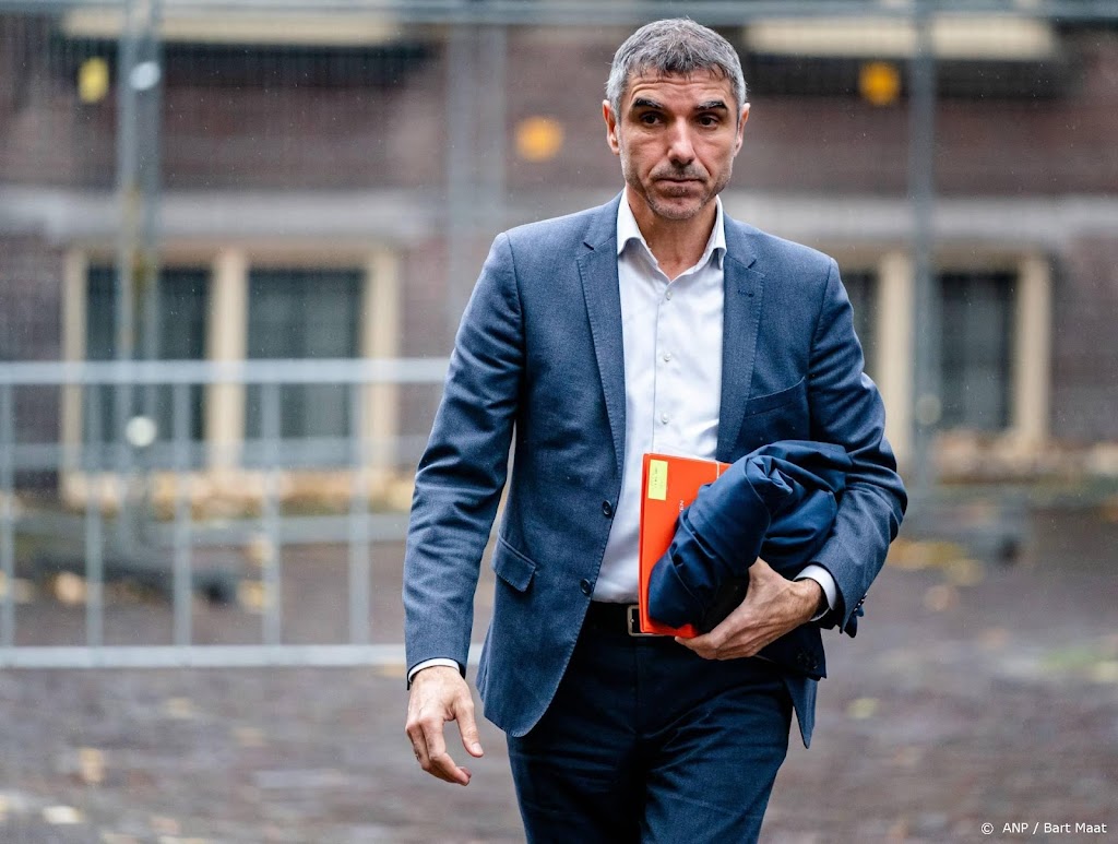 Blokhuis wil wachttijd jeugd-ggz verkorten met oproep gemeenten