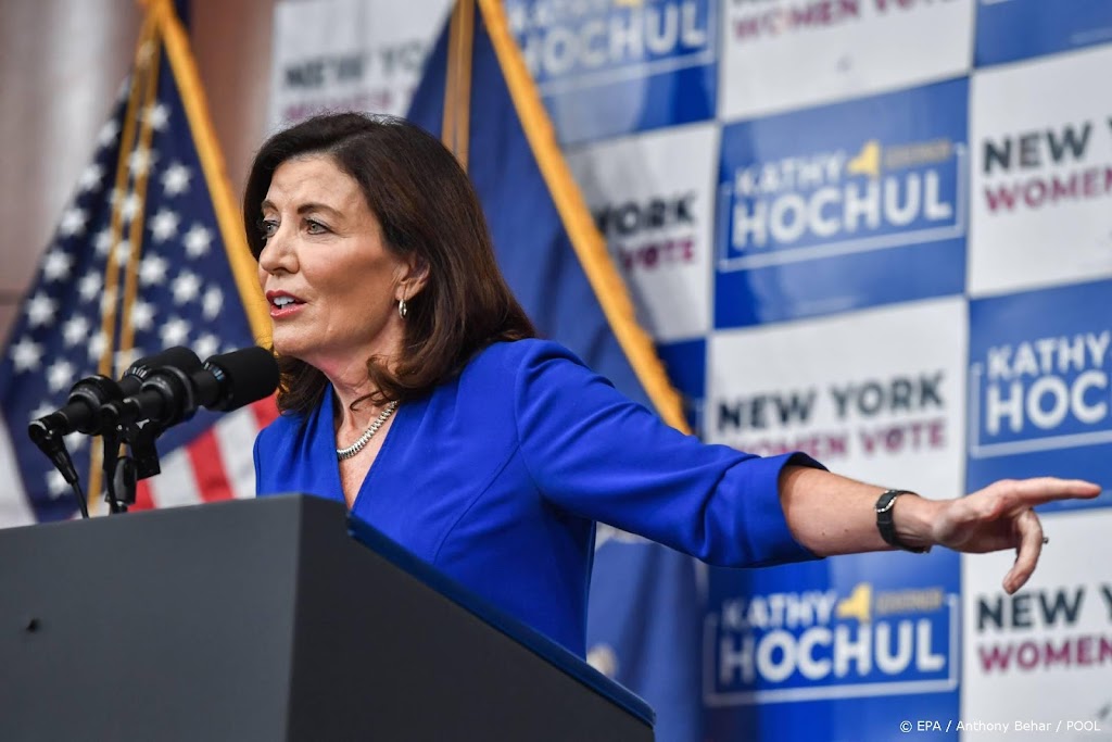 Democratische gouverneur New York slaat Republikeinse uitdager af