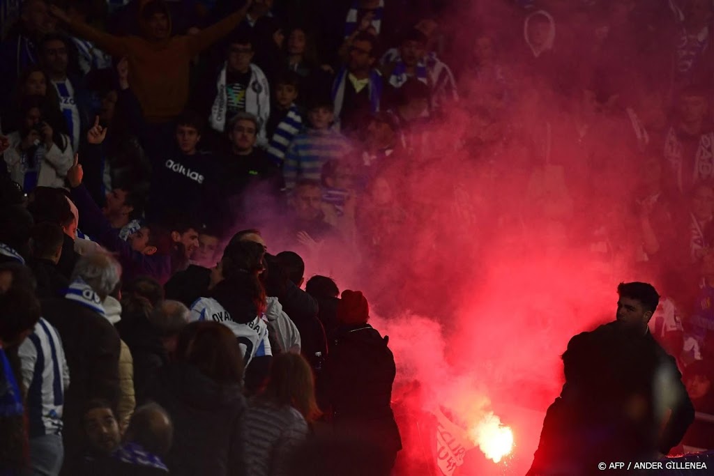 Real Sociedad boos op 'criminelen' Benfica die vuurwerk gooiden