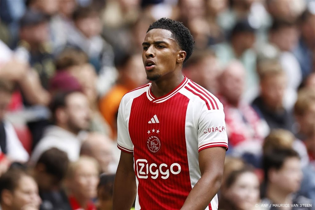 Ajax begint met Vos aan thuisduel met Brighton & Hove Albion  