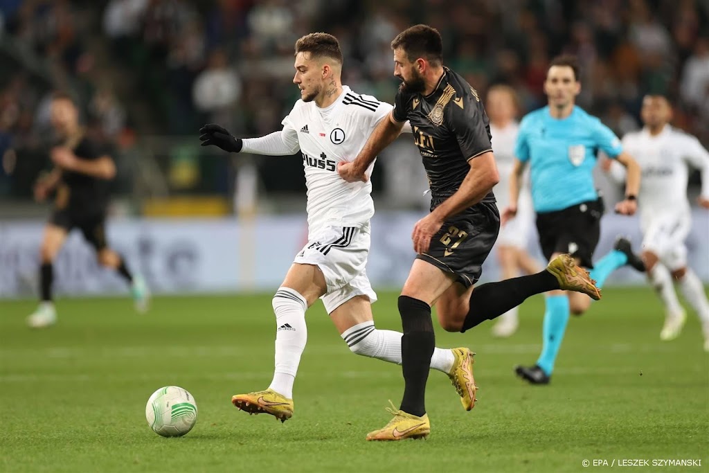 Legia Warschau verstevigt in groep van AZ de koppositie