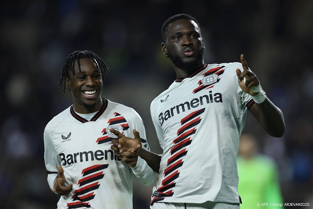 Frimpong met Bayer Leverkusen naar knock-outfase Europa League