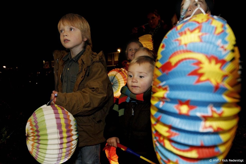 Sint-Maartenlopers wordt paraplu en winterjas geadviseerd