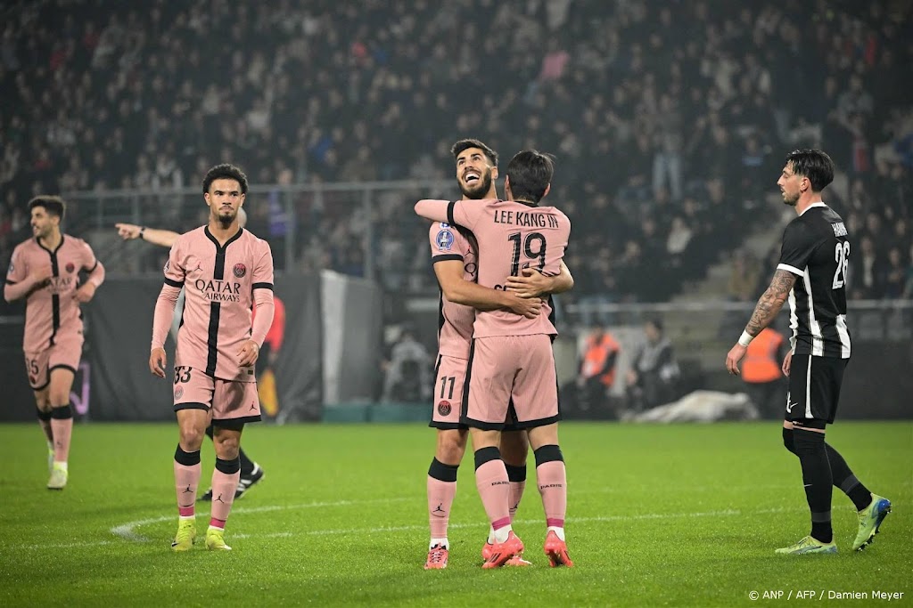 Koploper PSG scoort viermaal tegen Angers