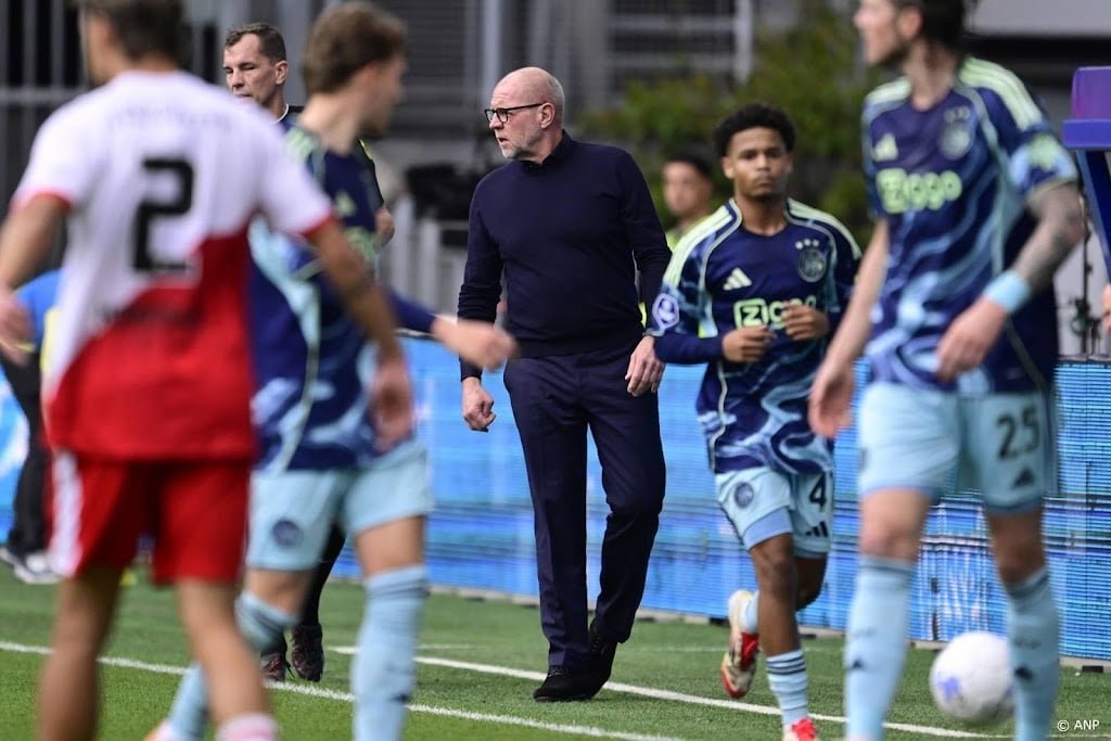 Grim weet niet hoe lang hij interim-trainer van Ajax blijft