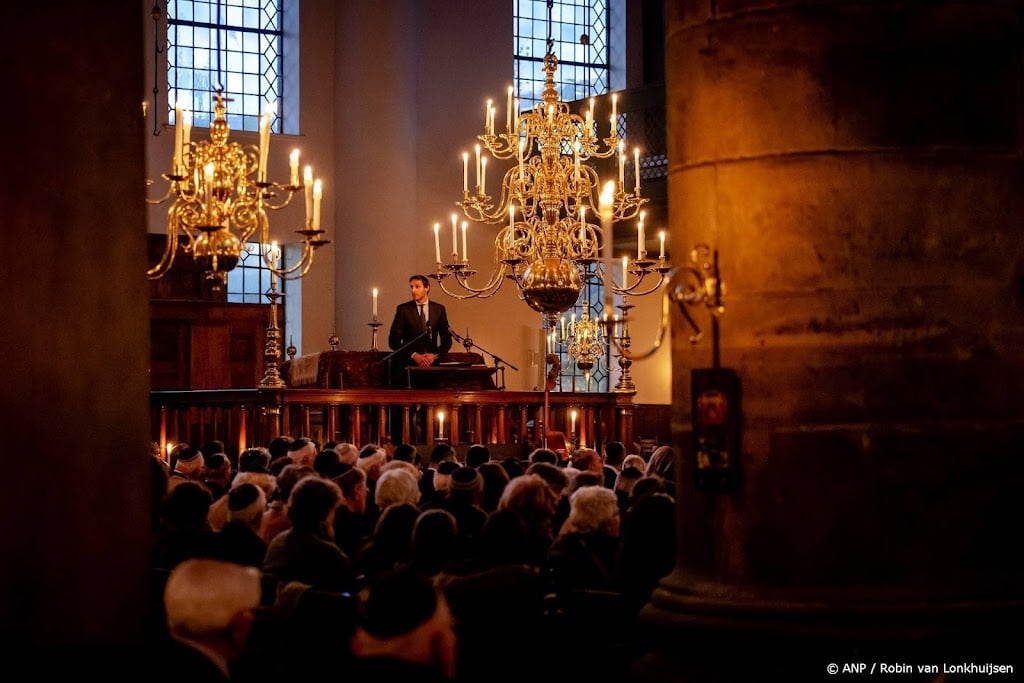 Kristallnachtherdenking Portugese Synagoge Amsterdam drukbezocht