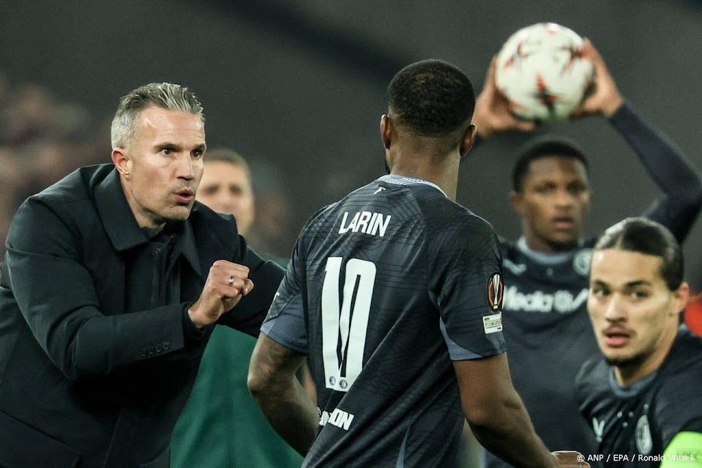 Feyenoord met Larin op het middenveld, Steijn wissel tegen Eagles