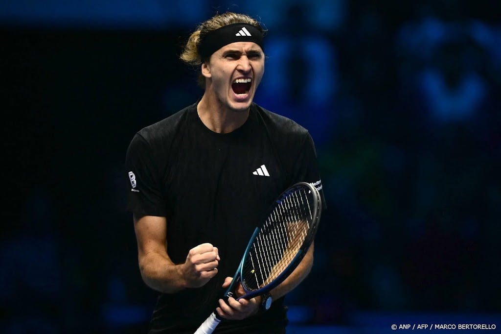 Tennisser Zverev begint ATP Finals met zege op Shelton  