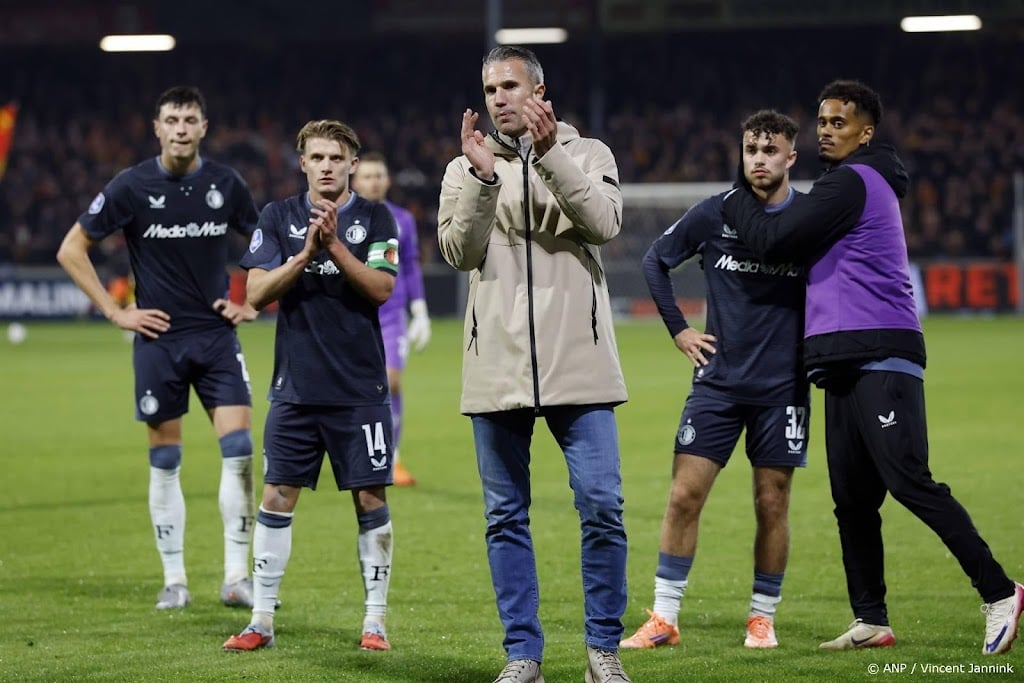 Van Persie noemt verloren duel met Eagles 'een magere wedstrijd' 