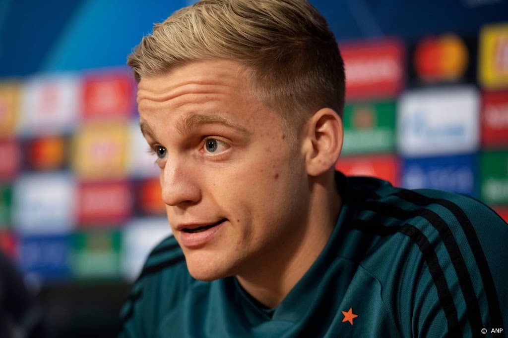 Van de Beek wil niet over Real Madrid praten