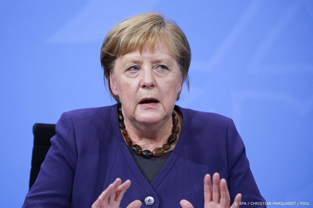 Merkel verdedigt nieuwe schulden met uitzonderingstoestand