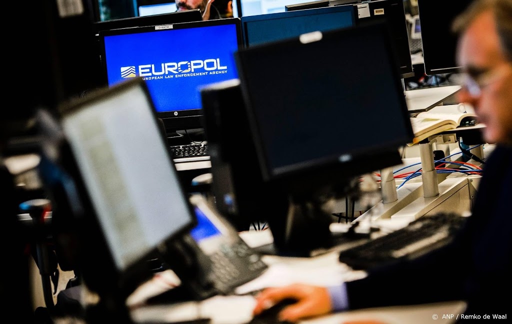 Europese Commissie: laat Europol waarschuwen voor terrorist