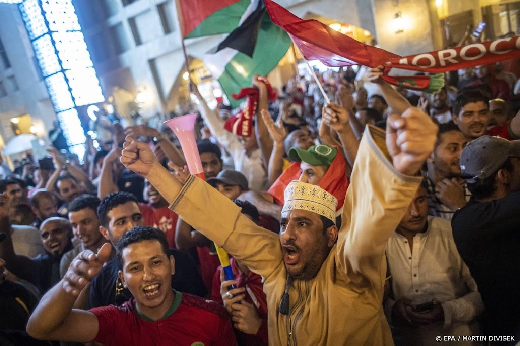 Marokkanen proberen massaal bij WK-kwartfinale te zijn