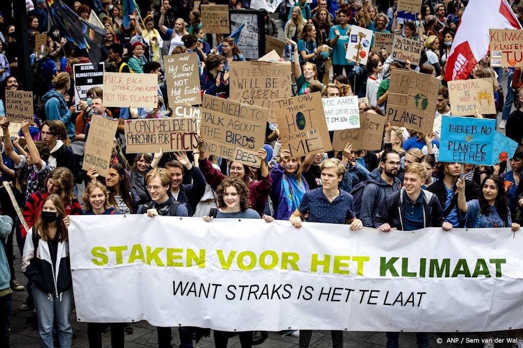 Klimaatactivisten bezetten voor vijfde dag op rij TU Eindhoven
