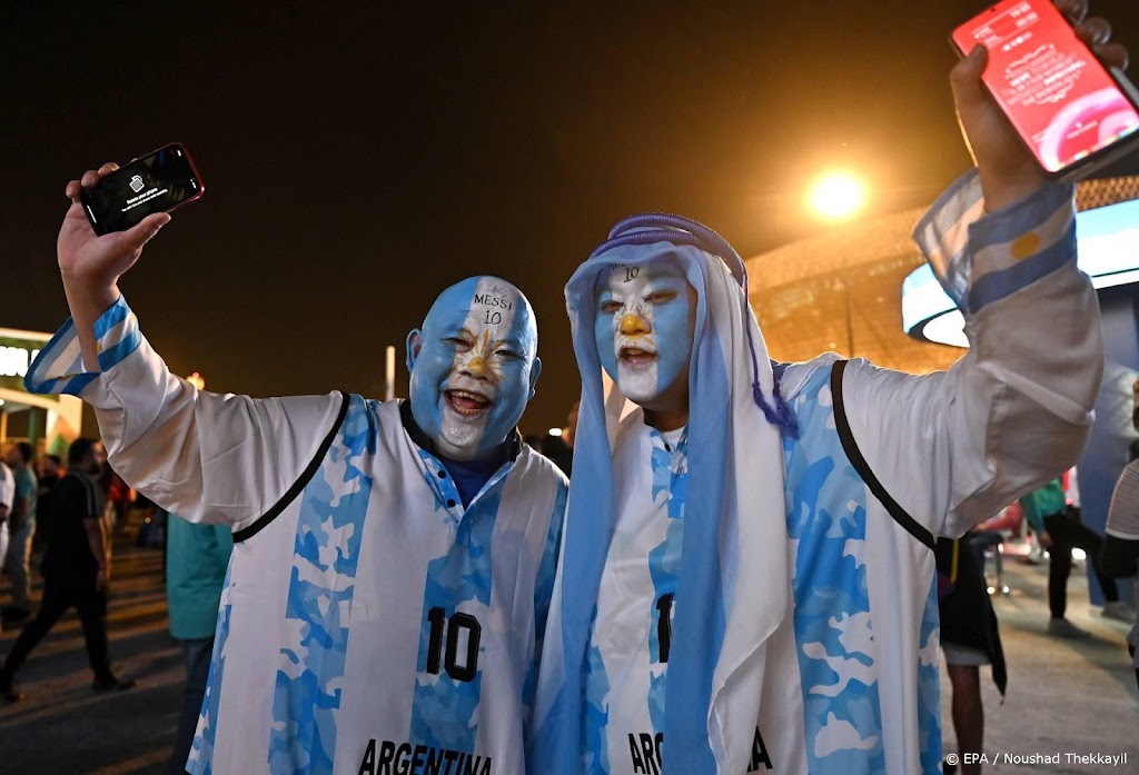 Argentijnse fans juichen in Lusail-stadion na verlies Brazilië