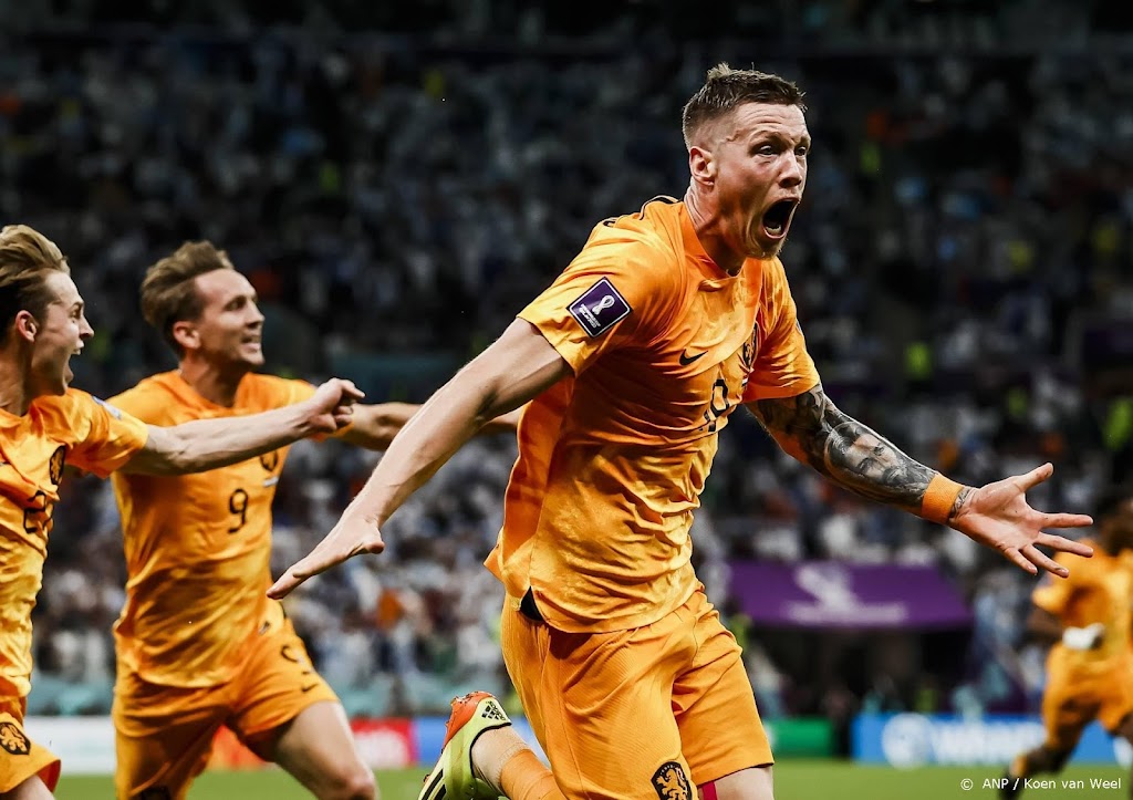 Weghorst herhaalt Sneijder met twee goals in knock-outduel WK