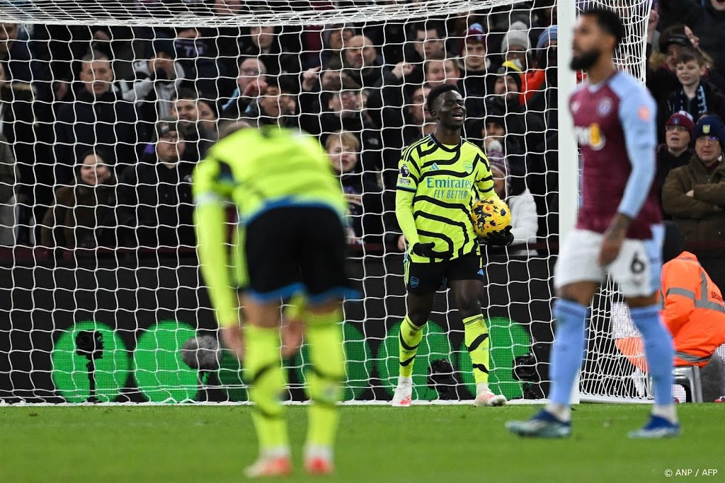 Arsenal verliest bij Aston Villa en is eerste plek weer kwijt