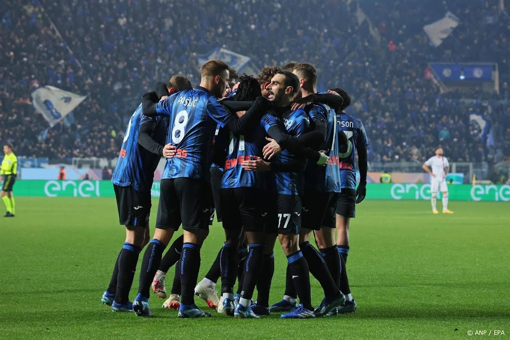 Inter neemt voor rust afstand van Udinese en loopt weg bij Milan