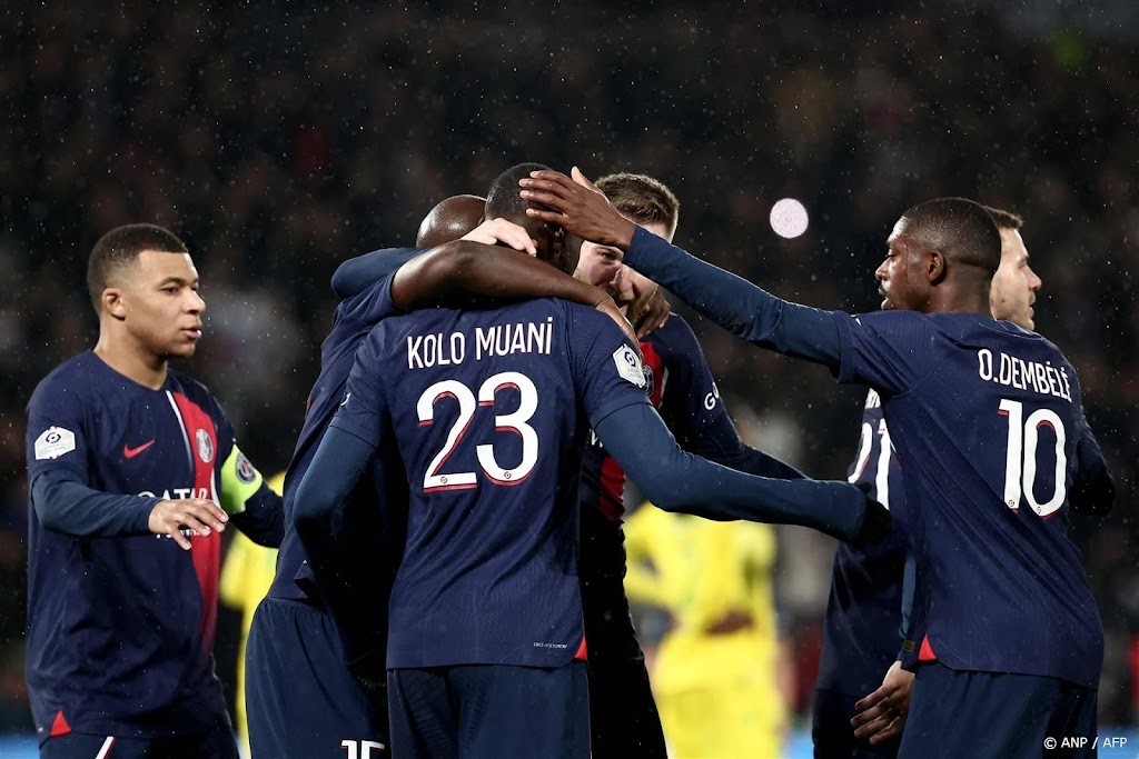 Kolo Muani schiet PSG in slotfase naar thuiszege op Nantes