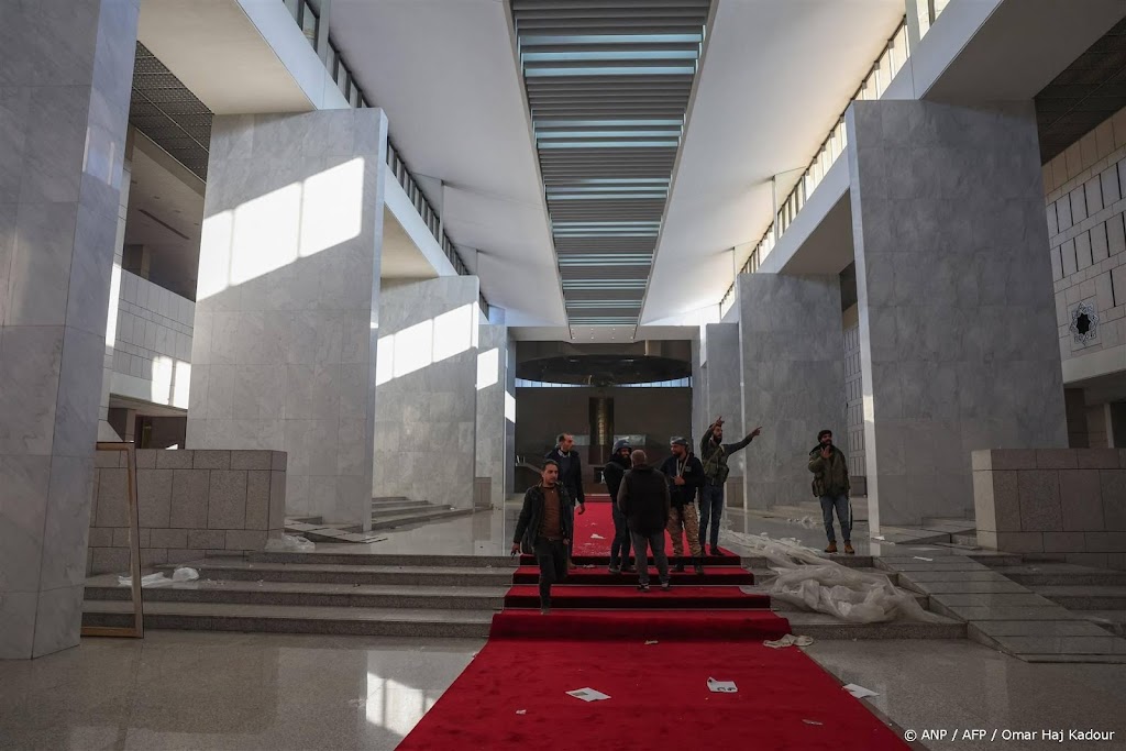 Oppositievlag gehesen bij Syrische ambassade in Moskou