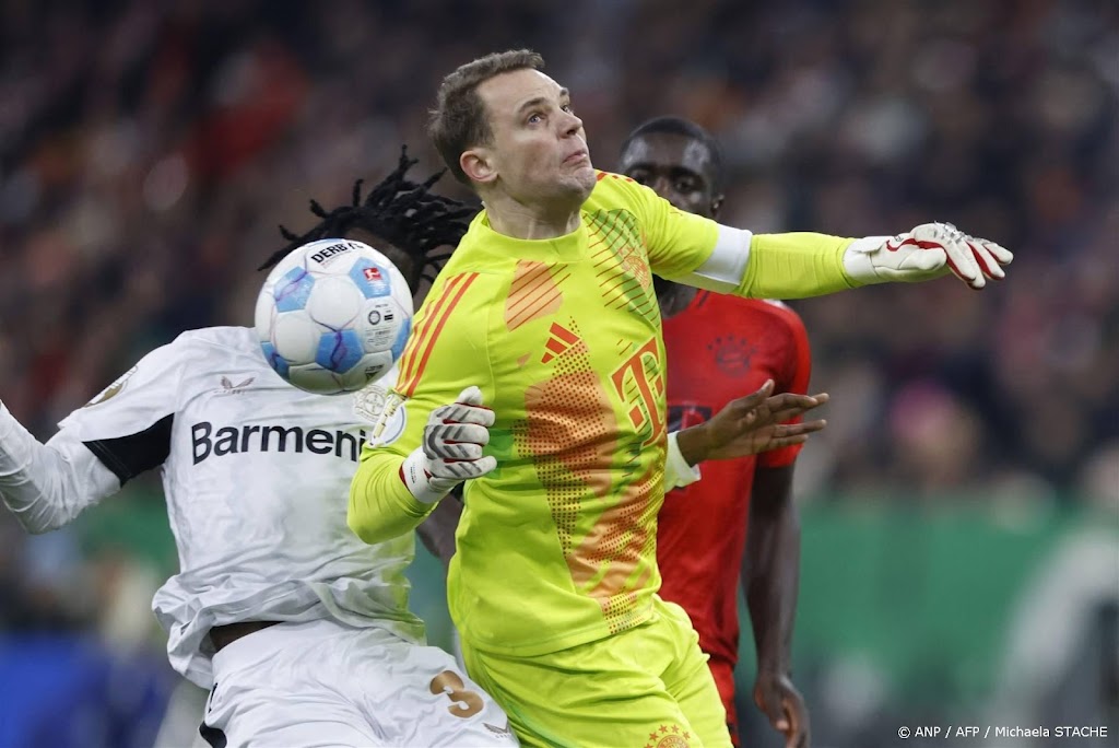 Bayern-doelman Neuer met gebroken rib rest van jaar aan de kant
