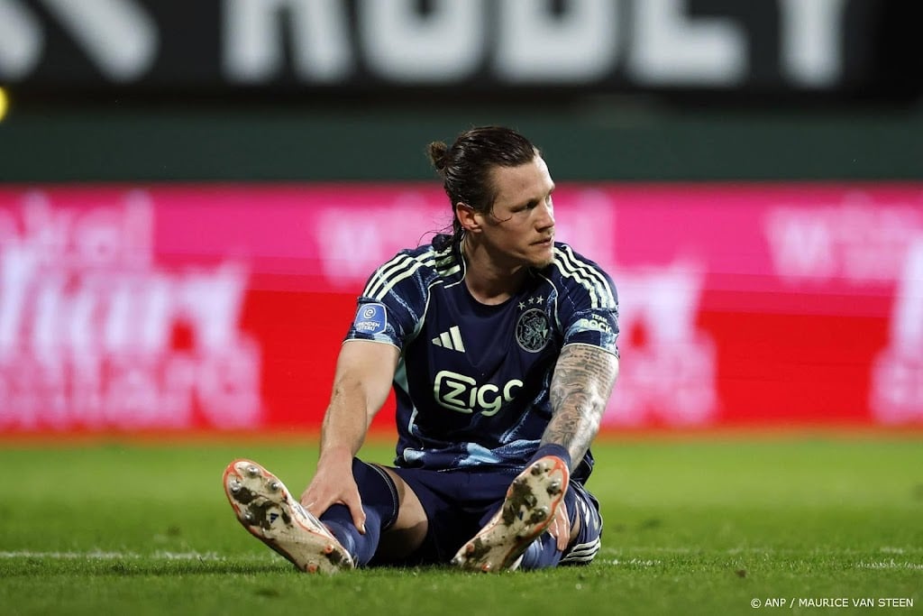 Ajax in ieder geval tot winterstop zonder spits Weghorst