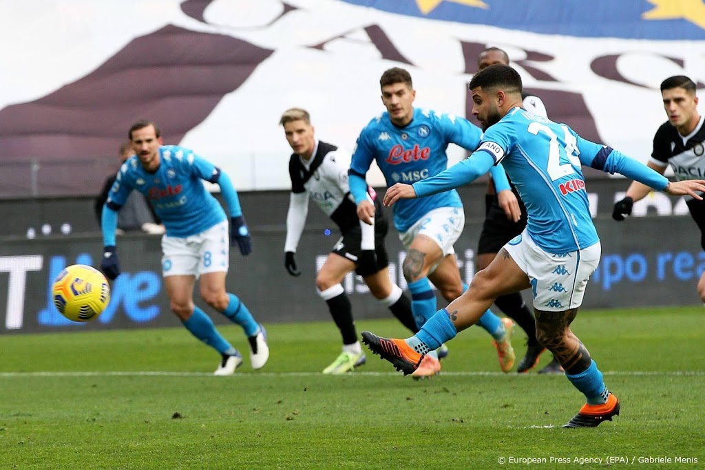 Napoli wint door late treffer van Udinese