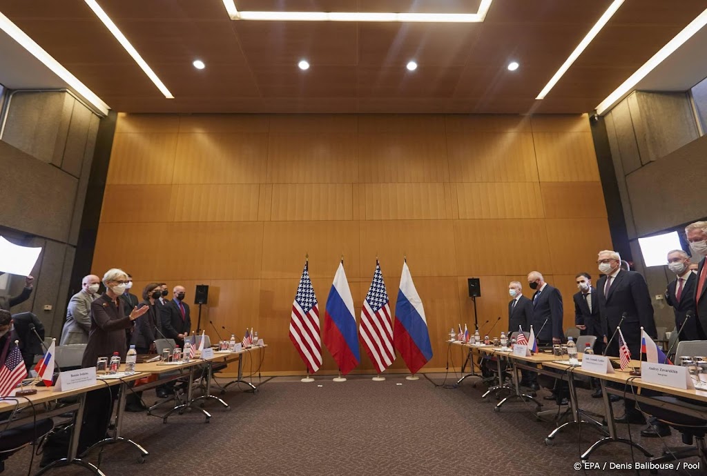 VS bieden Russen ontwapeningsoverleg en beperking oefeningen aan