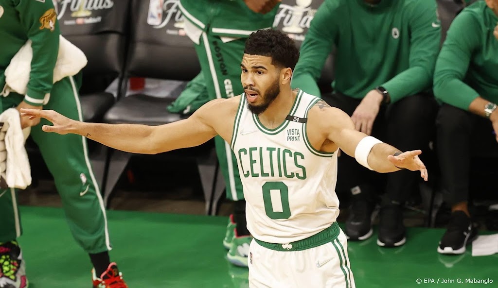 Zeges voor koplopers Celtics en Nuggets in NBA