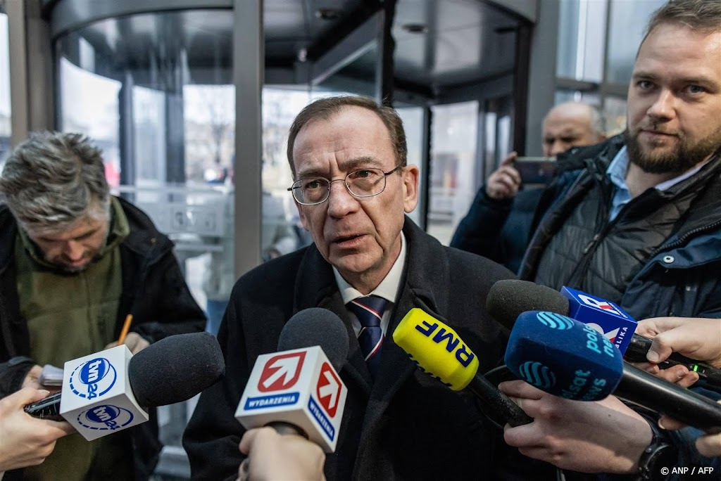 Poolse oud-minister begint hongerstaking in gevangenis