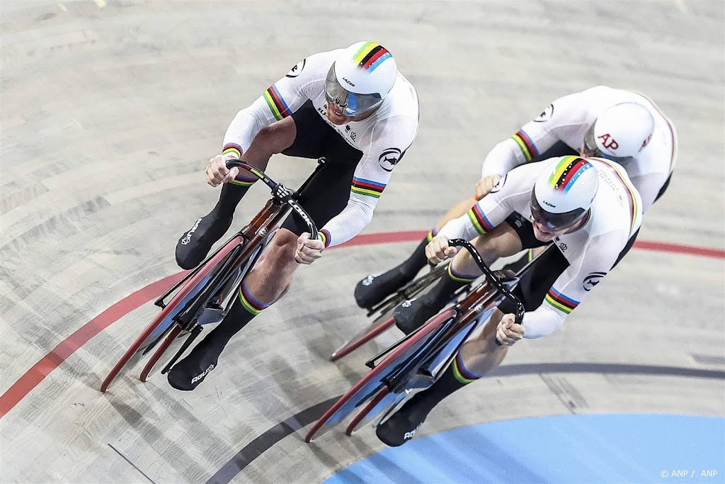 Teamsprinters met beste tijd naar finale EK baanwielrennen