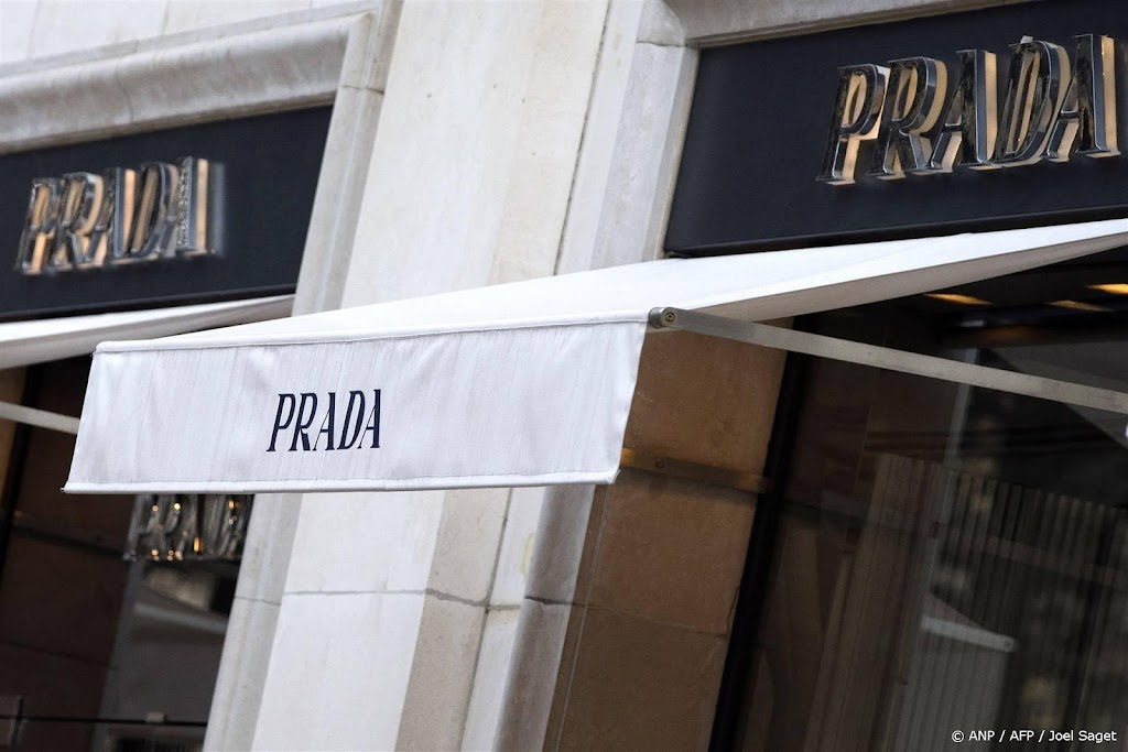 Prada overweegt overname Versace, schrijft Italiaanse krant