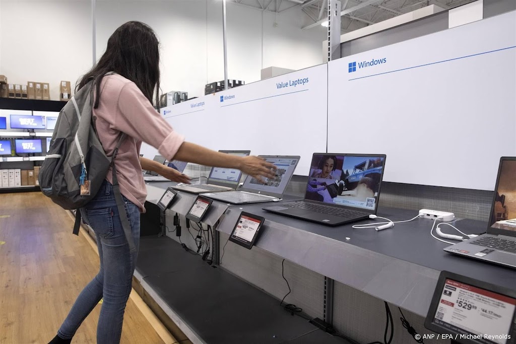 Onderzoeker: licht herstel pc-markt in 2024 na krimp jaar eerder