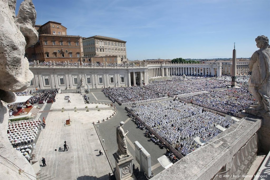Vaticaan laat homoseksuelen toe tot priesteropleiding