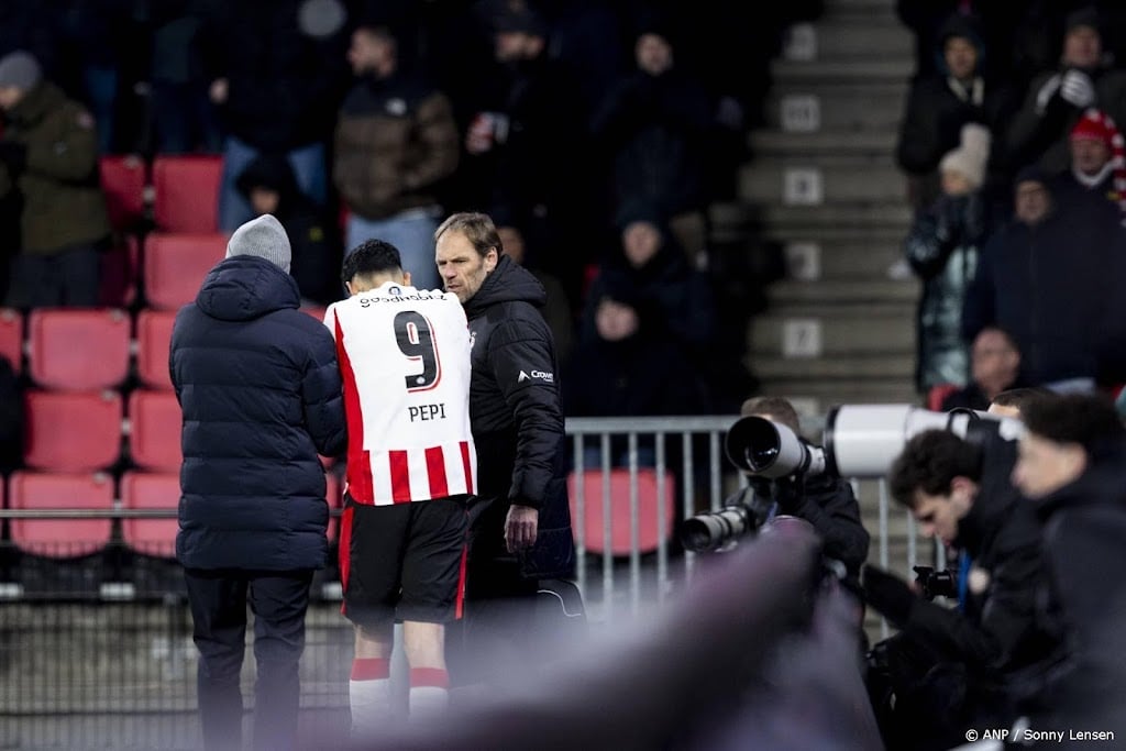 PSV-spits Pepi breekt onderarm en wordt zondag geopereerd